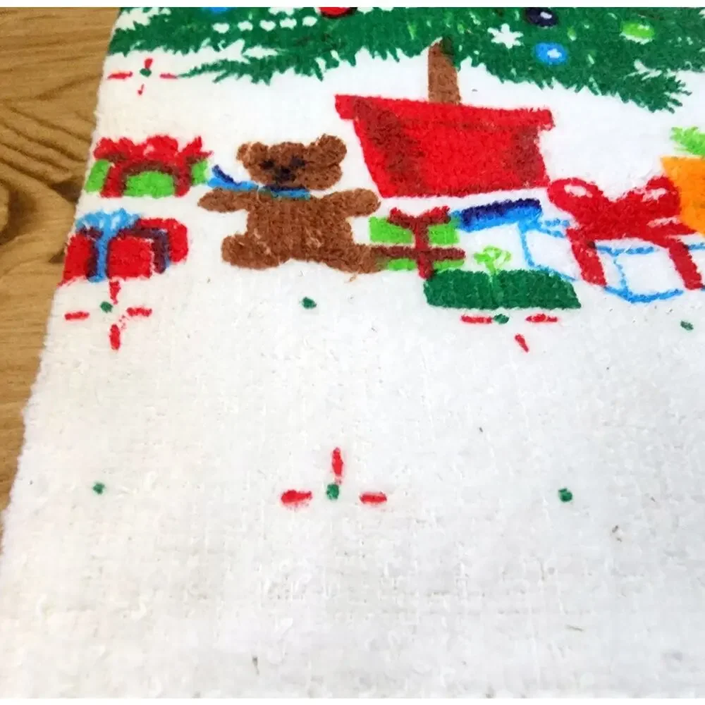 2 Christmas Kitchen Towels Wreath & Tree W/ Toys PLEASE READ Never Used